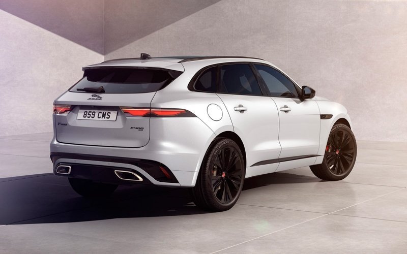 
            Jaguar модернизировал кроссовер F-Pace и добавил ему новую версию
        