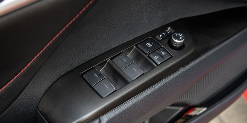 
            Лига чемпионов: сравнительный тест Camry, Kia K5 и Octavia
        