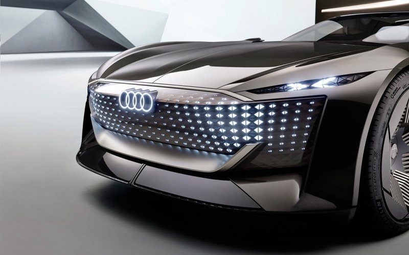 
            Audi выпустила 632-сильный концепт-трансформер с автопилотом
        