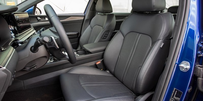 
            Лига чемпионов: сравнительный тест Camry, Kia K5 и Octavia
        