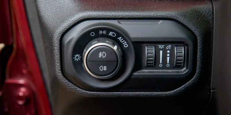
            Детство в раме. Тест-драйв Jeep Wrangler Rubicon
        