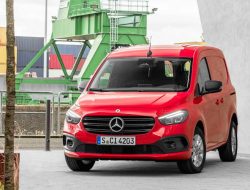 Mercedes представил новый компактвэн Citan