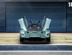 Aston Martin выпустил 1150-сильный гиперкар без крыши
