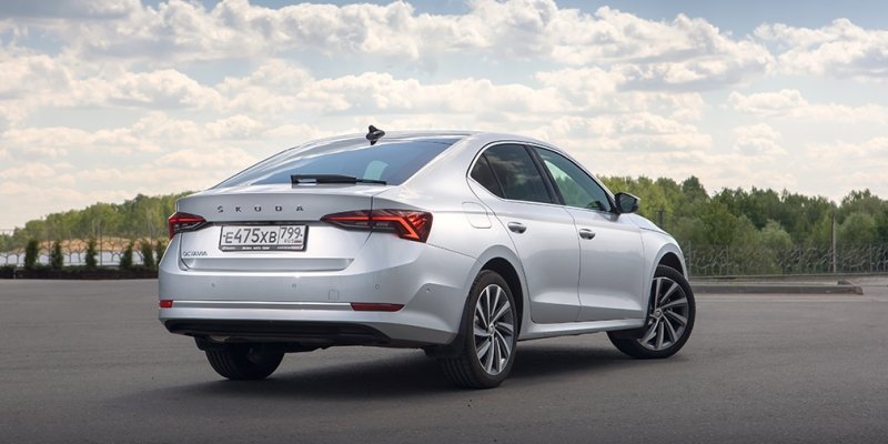 
            Лига чемпионов: сравнительный тест Camry, Kia K5 и Octavia
        