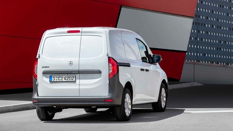 
            Mercedes представил новый компактвэн Citan
        