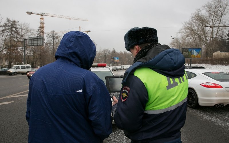 
            «Чаще всего спорят на Volvo и Porsche». Откровения инспекторов ГИБДД
        