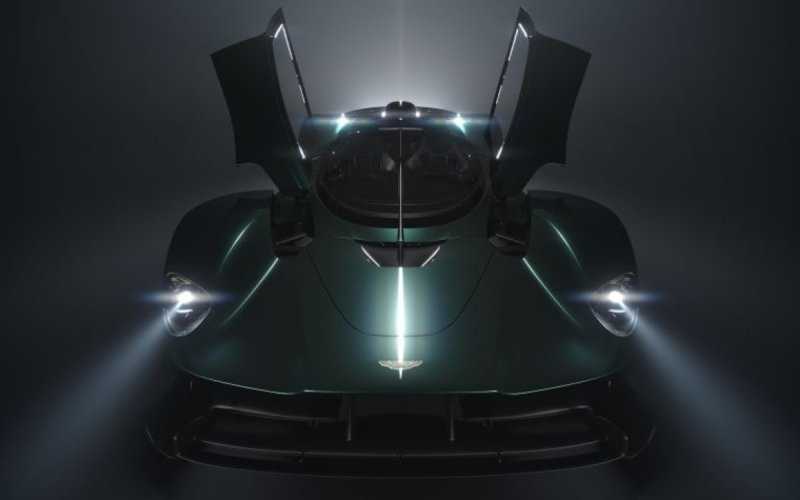 
            Aston Martin анонсировал 1160-сильную «Валькирию» без крыши
        