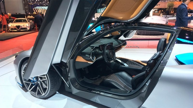 
            Pinifarina представила мощнейший итальянский автомобиль в истории
        