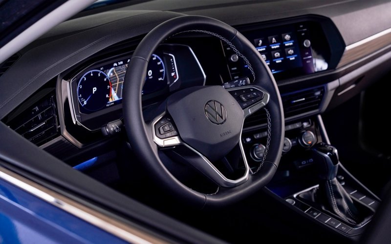 
            Volkswagen модернизировал седан Jetta и добавил ему новый мотор
        