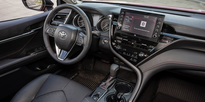 
            Лига чемпионов: сравнительный тест Camry, Kia K5 и Octavia
        