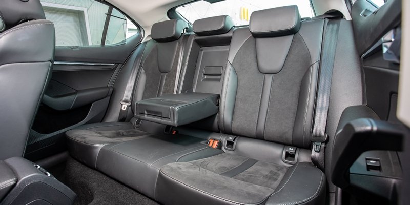 
            Лига чемпионов: сравнительный тест Camry, Kia K5 и Octavia
        