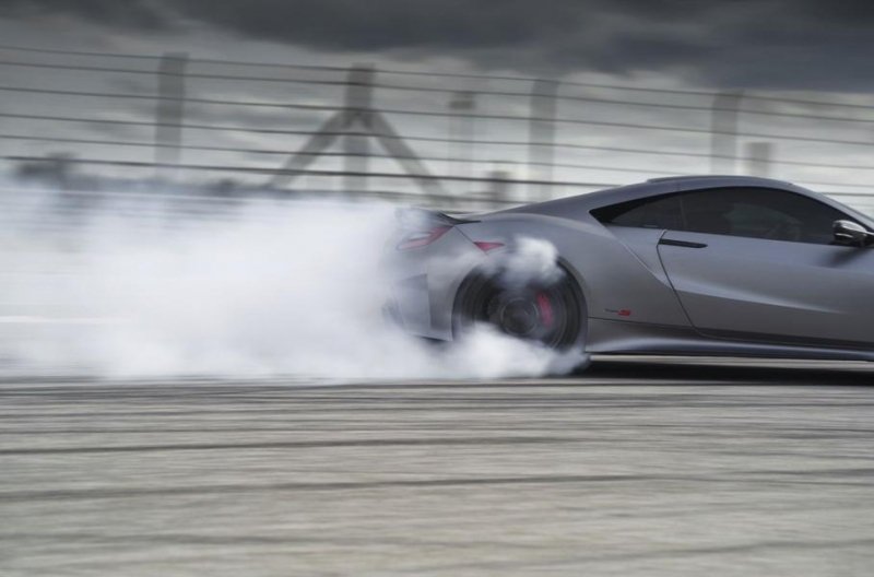 Acura подготовила «прощальную» версию спорткара NSX