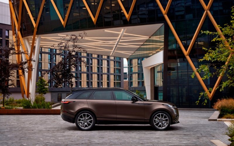 
            Range Rover назвал российские цены на обновленный Velar
        