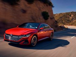 Volkswagen Arteon получил 304-сильный двигатель