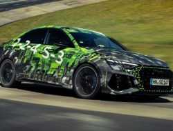 Audi RS 3 установил новый рекорд скорости на Нюрбургринге