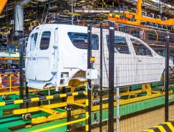 АвтоВАЗ продлевает режим простоя из-за нехватки деталей