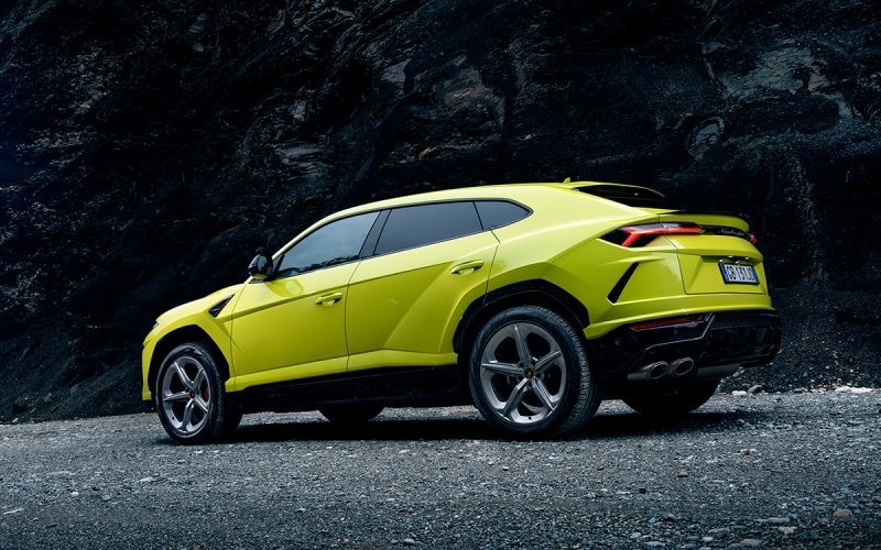 
            Секрет супергероя. Тест-драйв Lamborghini Urus в горах
        
