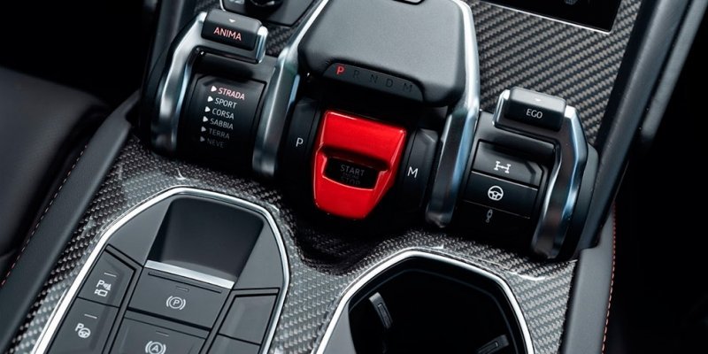 
            Секрет супергероя. Тест-драйв Lamborghini Urus в горах
        