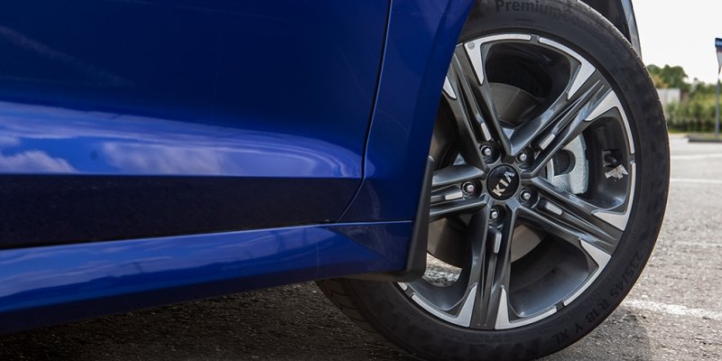 
            Лига чемпионов: сравнительный тест Camry, Kia K5 и Octavia
        