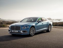 Bentley показала роскошный Flying Spur от ателье Mulliner