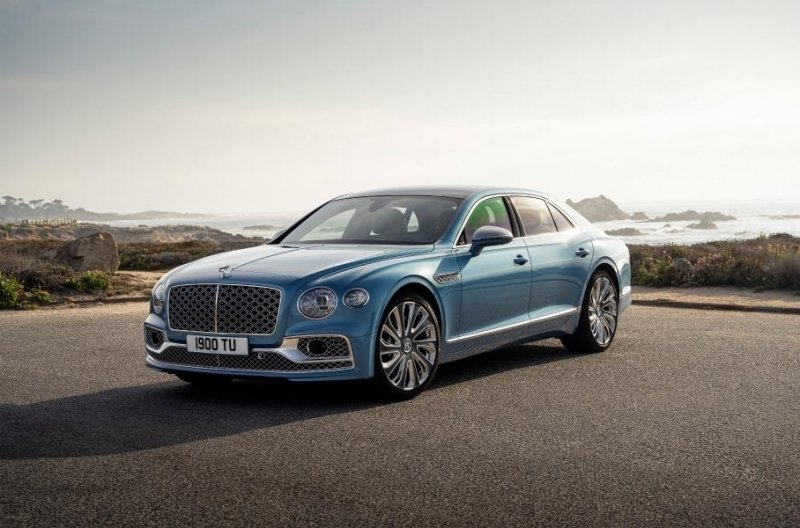 Bentley показала роскошный Flying Spur от ателье Mulliner