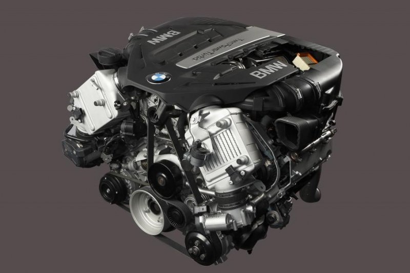 BMW бесплатно поменяет моторы V8 на шести моделях