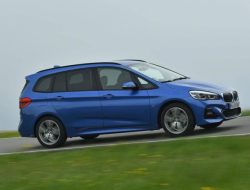 BMW выпустит 270-сильный гибридный компактвэн