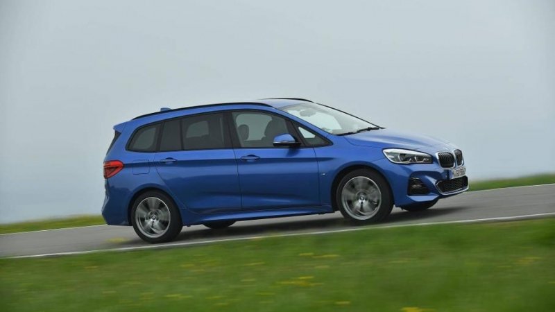 BMW выпустит 270-сильный гибридный компактвэн