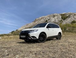 Боец «замкадья»: тест-драйв нового Mitsubishi Outlander 2021