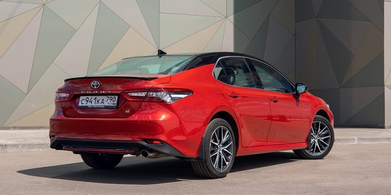 
            Лига чемпионов: сравнительный тест Camry, Kia K5 и Octavia
        