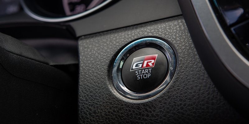 
            Лига чемпионов: сравнительный тест Camry, Kia K5 и Octavia
        