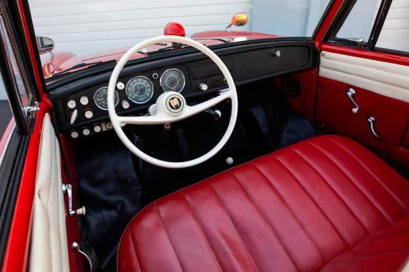 
            Малолитражный кабриолет-амфибию Amphicar выставят на аукцион. Фото
        
