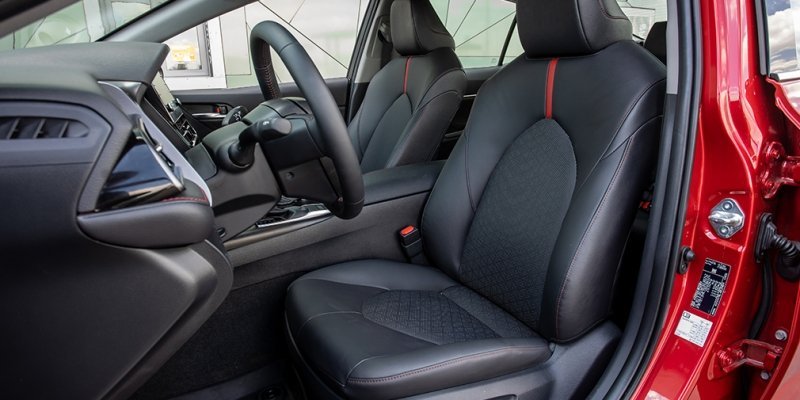 
            Лига чемпионов: сравнительный тест Camry, Kia K5 и Octavia
        