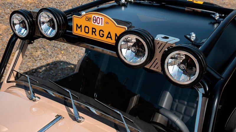 
            Morgan выпустил спорткар-внедорожник стоимостью более ₽20 млн
        