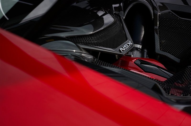 
            Быстрейшая версия суперкара Acura NSX получила 608-сильный мотор
        