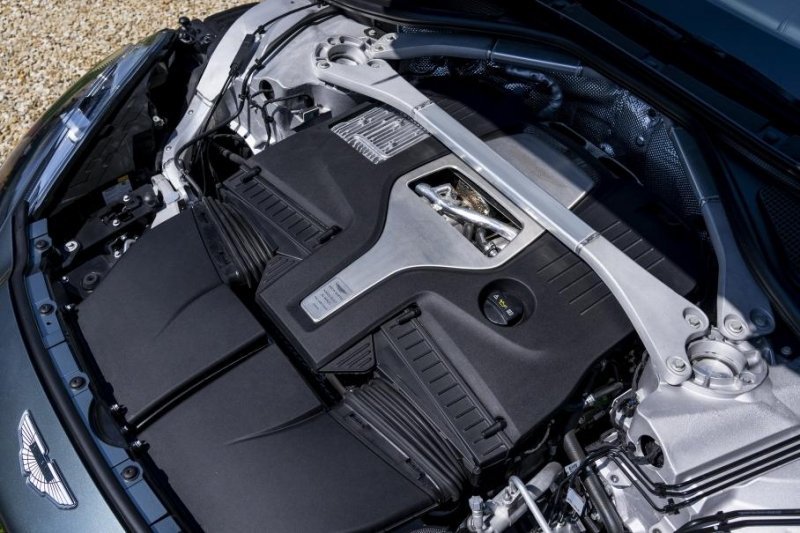 Дефицит двигателей Mercedes-AMG V8 не коснется Aston Martin
