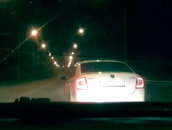 Экстремальная погоня ГИБДД за Skoda с пробитым колесом попала на видео