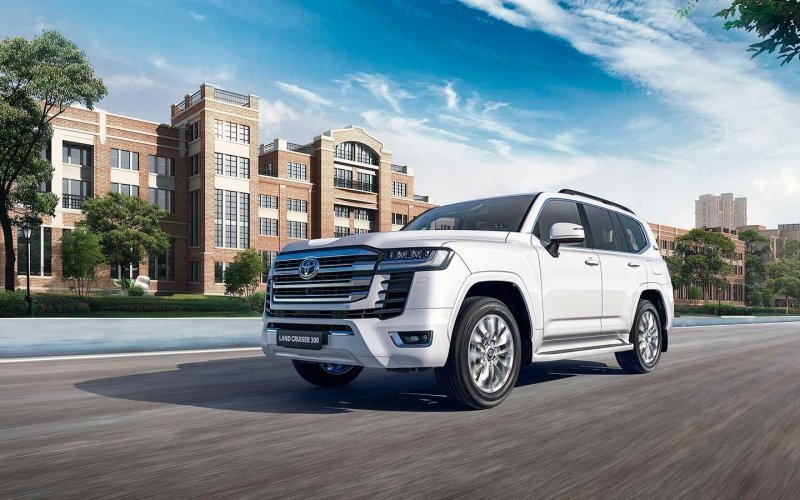 
            Японские журналисты спрогнозировали 4-летние очереди на Land Cruiser 300
        