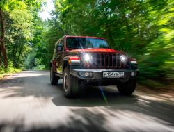 Детство в раме. Тест-драйв Jeep Wrangler Rubicon