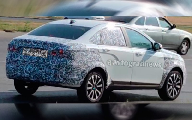 
            Обновленный седан Lada Vesta Cross сфотографировали во время тестов
        