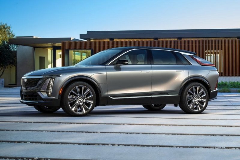 Электрический Cadillac Lyriq: раскрыта цена и дата старта продаж