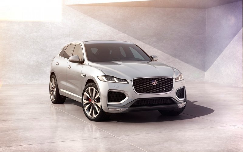 
            Jaguar модернизировал кроссовер F-Pace и добавил ему новую версию
        