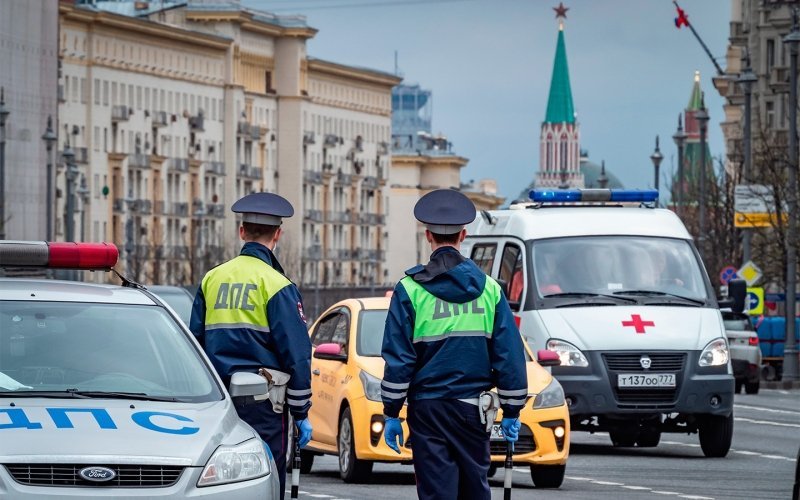 
            «Чаще всего спорят на Volvo и Porsche». Откровения инспекторов ГИБДД
        