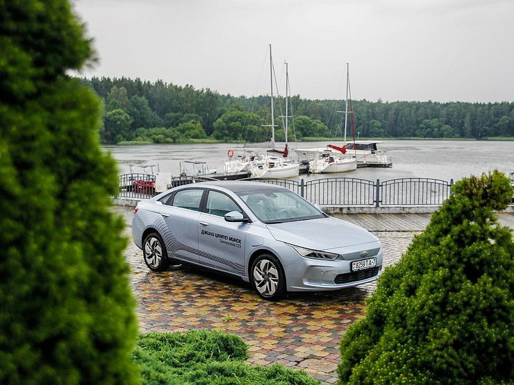 Geely скоро наладит сборку электромобилей для России