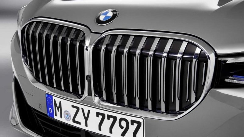 Глава BMW намекнул на скорый дебют флагманского вседорожника