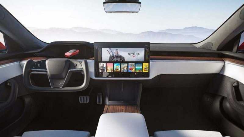 Илон Маск подтвердил, что обычный руль не вернётся в Tesla