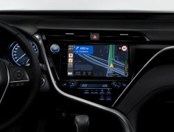 «Яндекс.Навигатор» добавили в Apple CarPlay и Android Auto