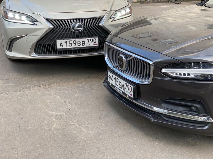 Коса на камень: сравнительный тест-драйв Lexus ES и Volvo S90
