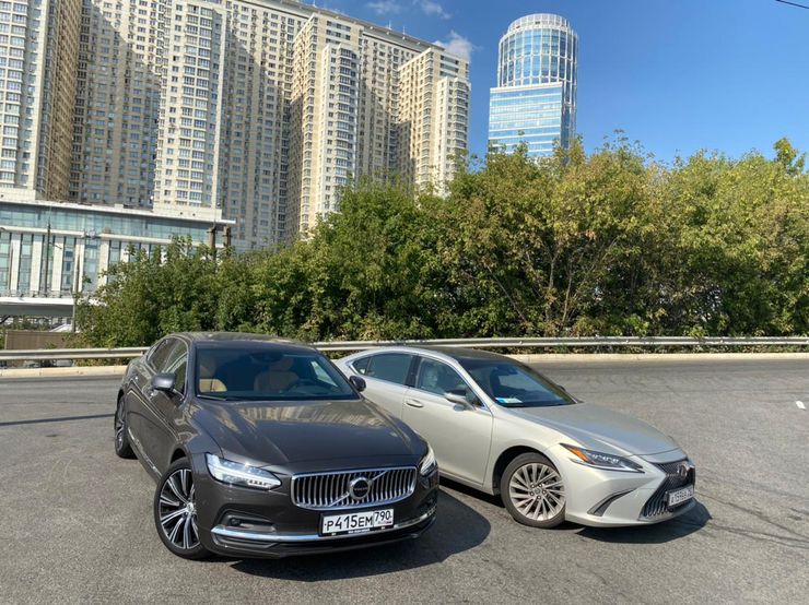 Коса на камень: сравнительный тест-драйв Lexus ES и Volvo S90