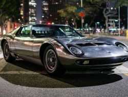 Lamborghini Miura с «голым» кузовом выставят на продажу. Она провела взаперти 40 лет